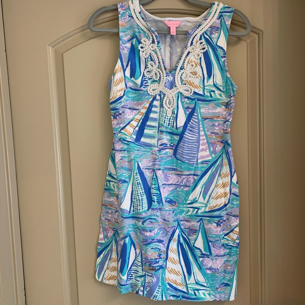 Lilly Pulitzer size XS stretch shift dress